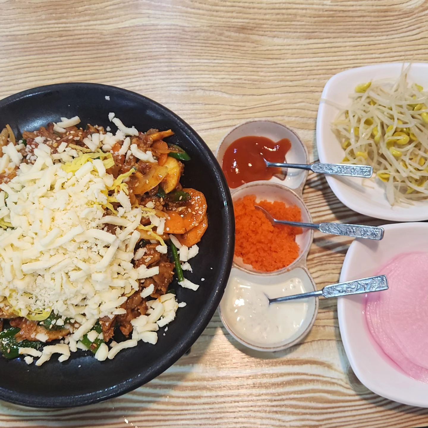 부산여행 점심맛집~♡
예약필수해서 단호박찜 먹기
사장님 불로 치즈 녺여주심~~~~
쌈 엄청 맛있어~~~
주차장 안내
영선대로 지하주차장 주차꼭하고 오세요~~^^
#제6알쌈 #영도맛집 #단호박찜