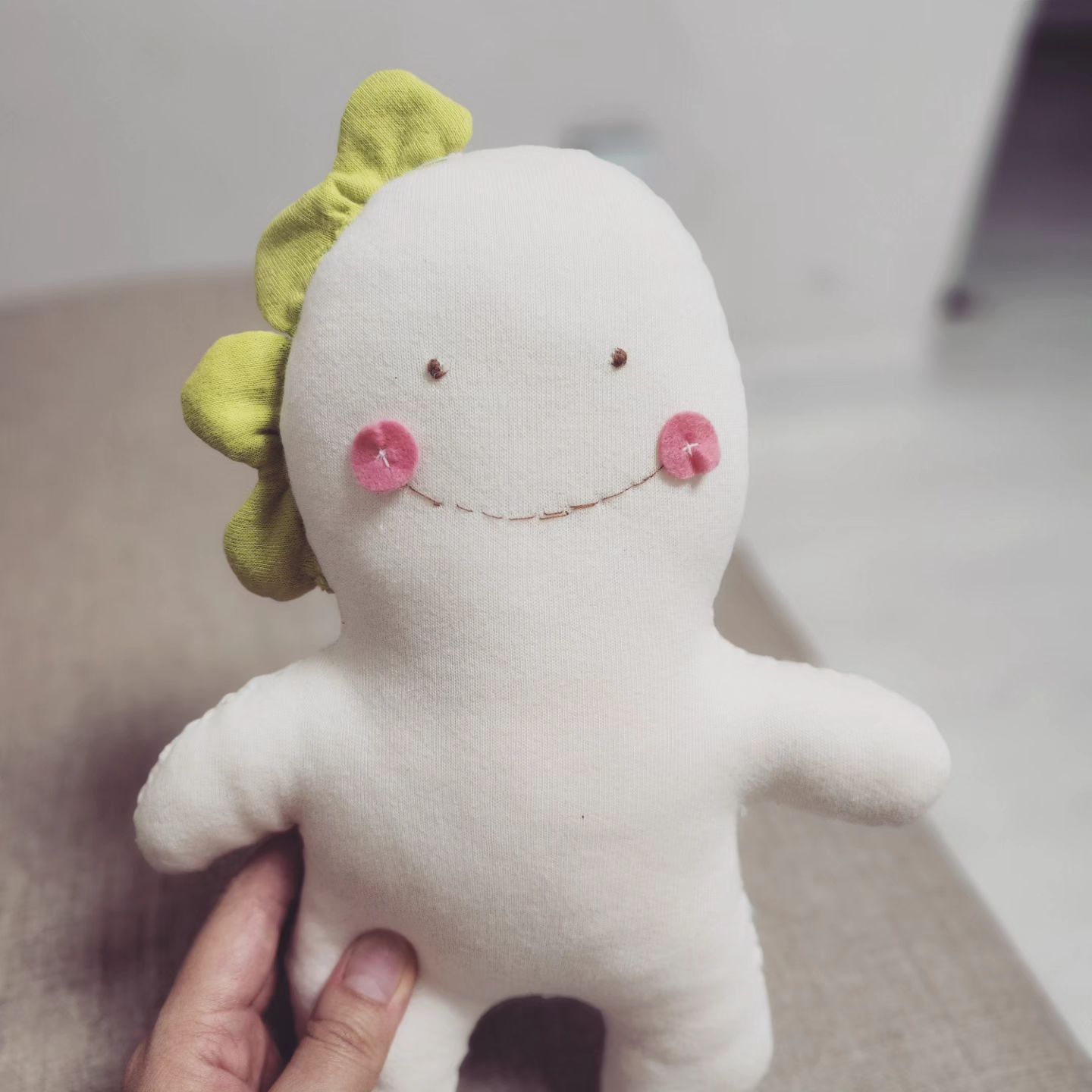 태교바느질에 푹 빠짐💚 
#옹아리닷컴 #태교 #태명배냇저고리 #애착인형 #자수배냇저고리 #배냇저고리 #태교바느질 #태교바느질diy #태교바느질세트 #용띠아기 #아기딸랑이 #딸랑이만들기