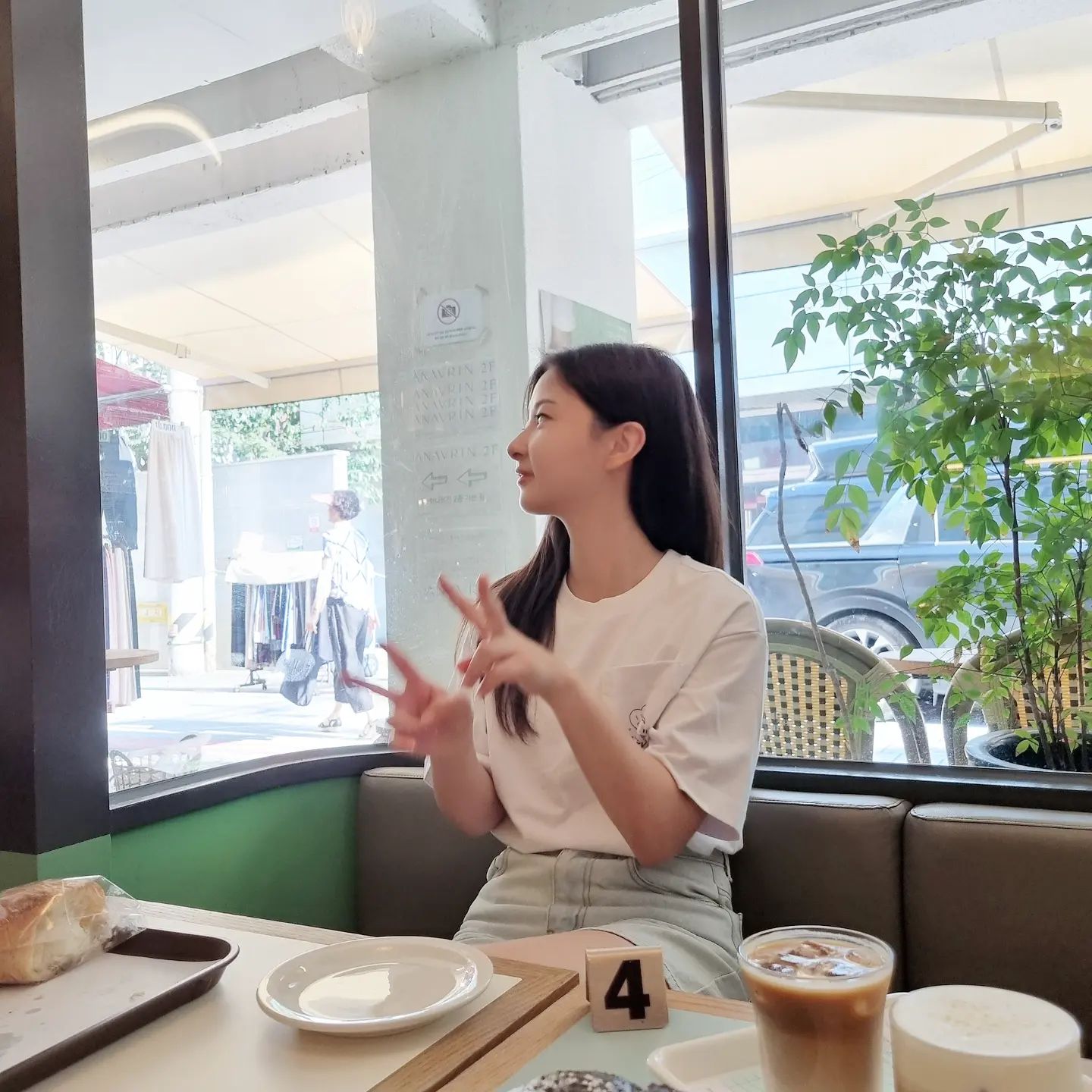 유럽 스타일 베이커리 냠
부산 여행온 것 같다-😆

파이류🥐🥧 맛집😋😋
비누 좋은 것 같은데 살까 메모용

.
.
.
.
.

#아나브린 #유럽감성카페 #아치베이커리 #소금빵맛집 #펌킨파이 #시오크림라떼 #플랫화이트 #남포동카페 #간식그램 #남포동빵집 #부산베이커리맛집 #그로서리마켓