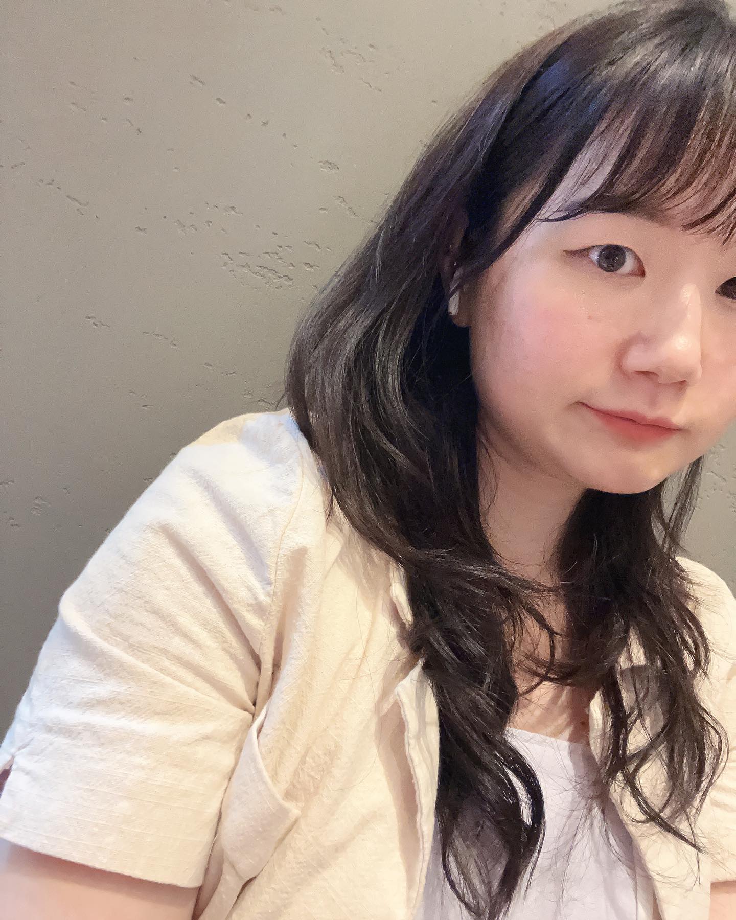 본래라면 지지난주 일정이었을 서울행🚌

역대급 아팠던 리쥬란힐러 촘촘히 맞고 내셔널갤러리 명화전👍🏻👍🏻

거장들이 그린 명화들은 역시나 명불허전이었다. 섬세한 붓터치와 디테일, 색과 질감표현이 너무나도 좋았다ㅠㅠㅠㅠ 

넘무 예쁜 레드보이❤️

p.s. 역사덕후들은 국립중앙박물관 상설 전시관 너무 좋으니 꼭 가보도록 하세요:)
디지털 상영전시는 더더욱 생각외로 좋았으니 꼭꼭 가보시길👍🏻👍🏻

#쏭스타그램 #국립중앙박물관 #내셔널갤러리명화전 #거장의시선사람을향하다 #문화생활 #서울전시회 #전시회추천👍 #셀스타그램 #얼스타그램 #selfie #selca #daily