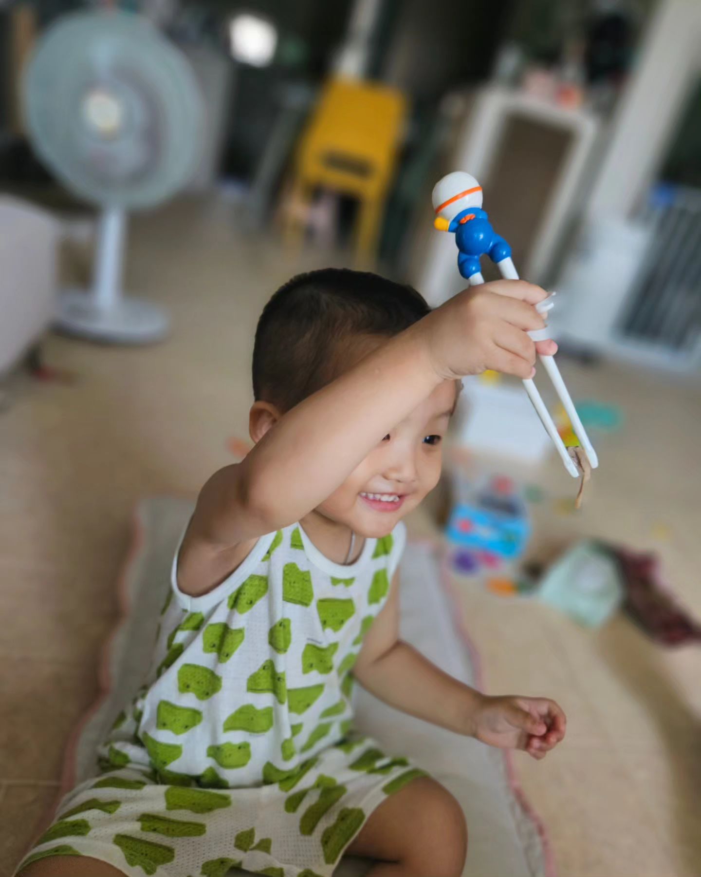 #흰소띠 #육아 #여름방학 #집콕 #젖가락질 #젖가락질성공  #29개월

방학동안 젖가락질 연습하기!