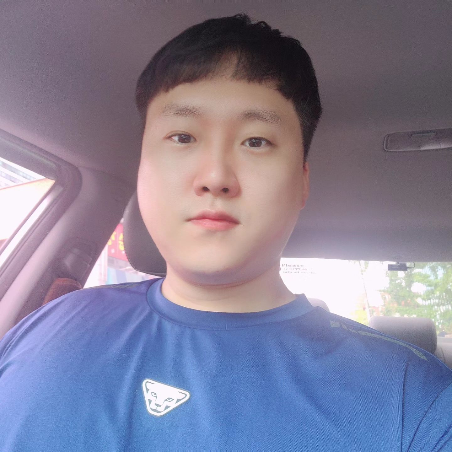 장염 걸리고 이틀 개고생 
머리깎고 기분 좋아졌으~
#주말 #대전 #30대 #일상 #일상그램
