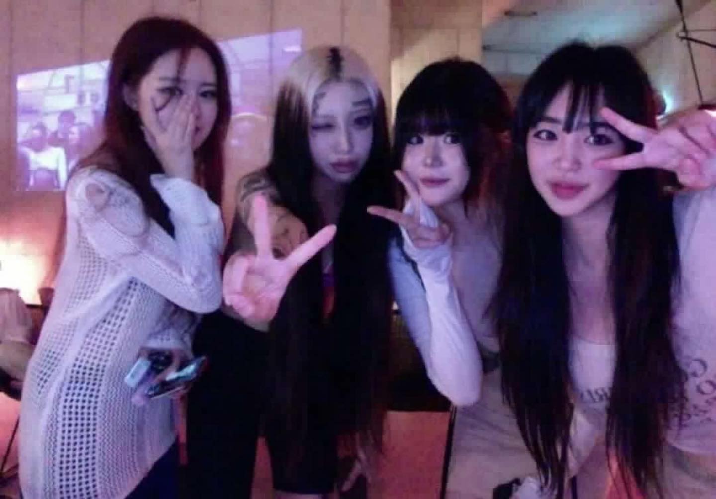 초특급 미녀 게스트가 있는 홍대 블랙으로 오세요