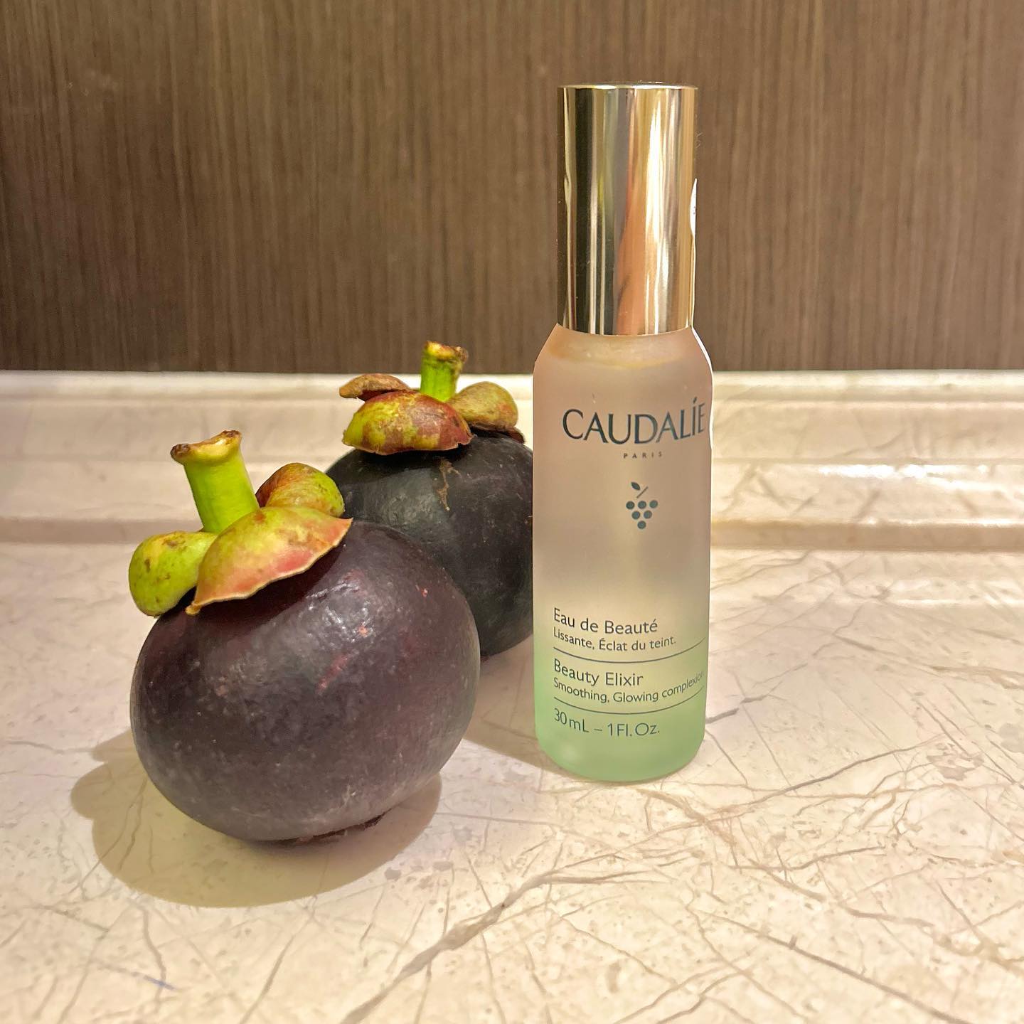 #협찬 caudaliekorea 
 
요즘 가방에 항상 갖고다니는 꼬달리 모공미스트🩵 
모공수축에 도움을 주는 에센스 미스트로 피부결 정돈 및 수분공급까지 해주어 맑고 생기있는 피부로 가꾸어 준다고 해요🥰
메이크업 픽서 기능도 있어서 화장 전후로 사용하면 넘 좋더라구요✨

꼬달리 공식몰에서 뷰티엘릭시르 100ml 구매 시, 휴대하기 좋은 30ml 본품 추가 증정한다고 하니 
꼭 한번 사용해보세요🤎🤎

_
 #꼬달리 #뷰티엘릭시르 #미스트 #미스트추천 #모공에센스미스트 #수분미스트 #승무원미스트 #물광미스트 #메이크업픽서 #광채미스트 #픽서추천