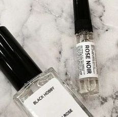핑구 on Instagram: "#제품협찬 #샐리뷰티💄 @blackhobby_official 요즘 넘나 좋아하는 향 #firewood 🔥🔥🔥 처음에 이름만 보곤 여름엔 정말 안어울리는 묵직한 향일거라 생각했는데 막상 뿌려보니