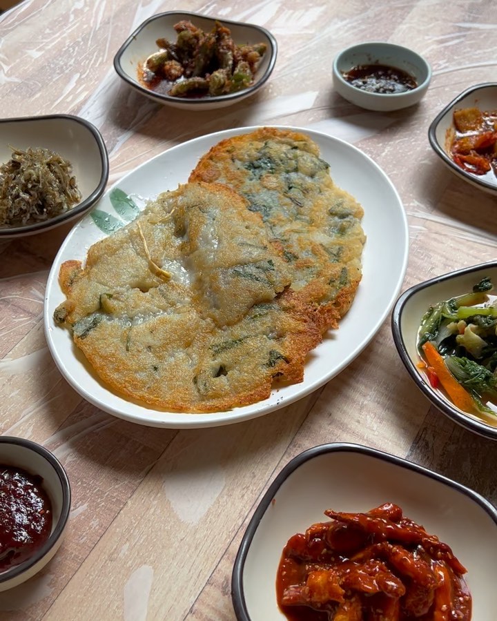 ⭐️강원도 삼척시 무릉계곡 맛집⭐️

산채비빔밥에 감자전 먹으면 진짜 극락

산채비빔밥(1인 1.0) 감자전(1.0)

#무릉일가
#무릉계곡 #먹스타그램 #팔로우 #먹팔 #맞팔 #맛집 #삼척맛집 #동해맛집 #강릉맛집 #태백맛집