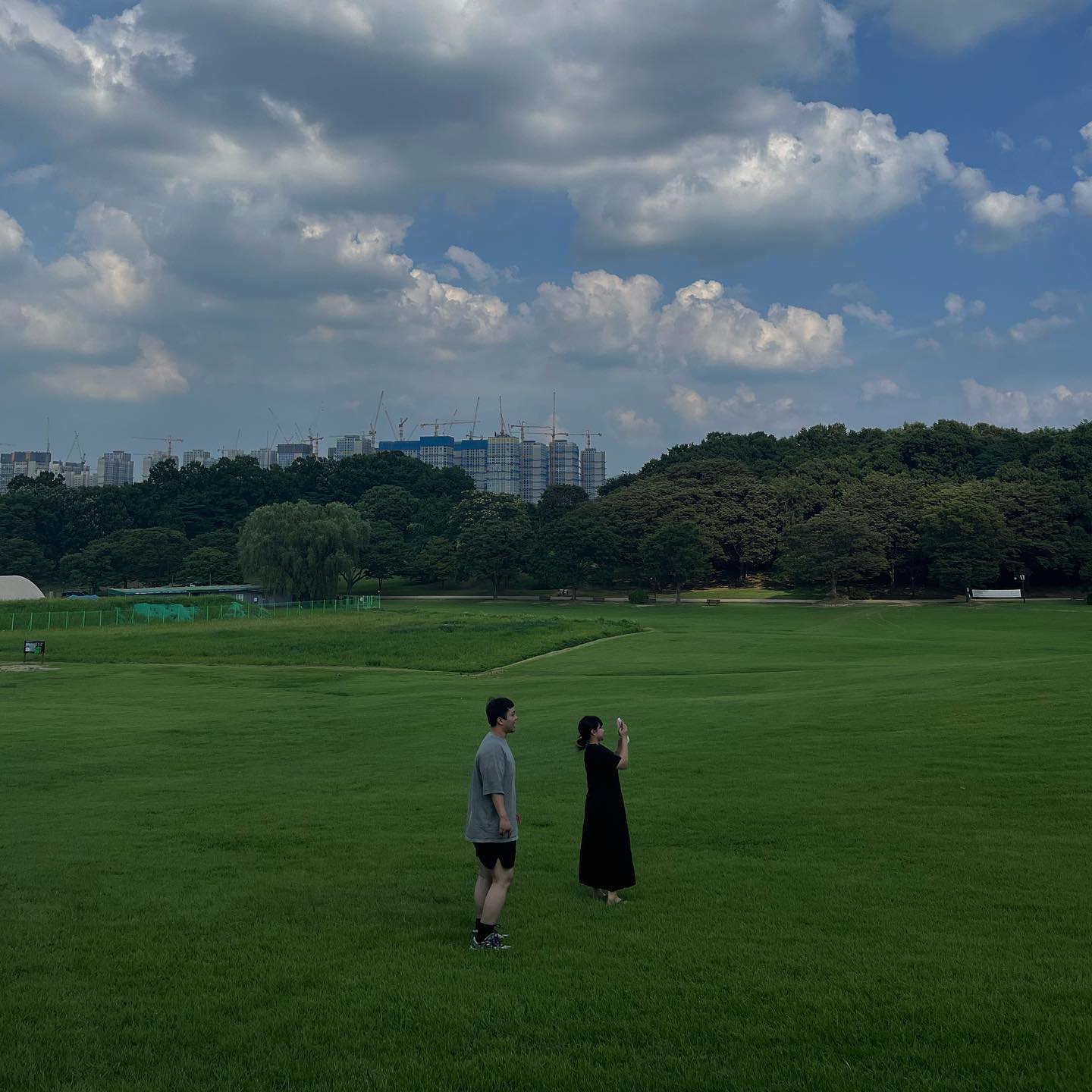 더운건 죽도록 싫은데
이 날은 더운 온도마저 좋았다 🍃