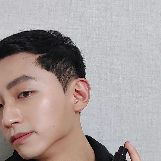 포이 on Instagram: "#협찬 여름에는 땀도 많이 흘리고 체취에도 신경이 많이 쓰여서 외출전에 향수를 꼭 챙기는 편인데요, 오늘은 <블랙하비>의 향수와 함께했답니다👍 블랙하비는 무려 500종