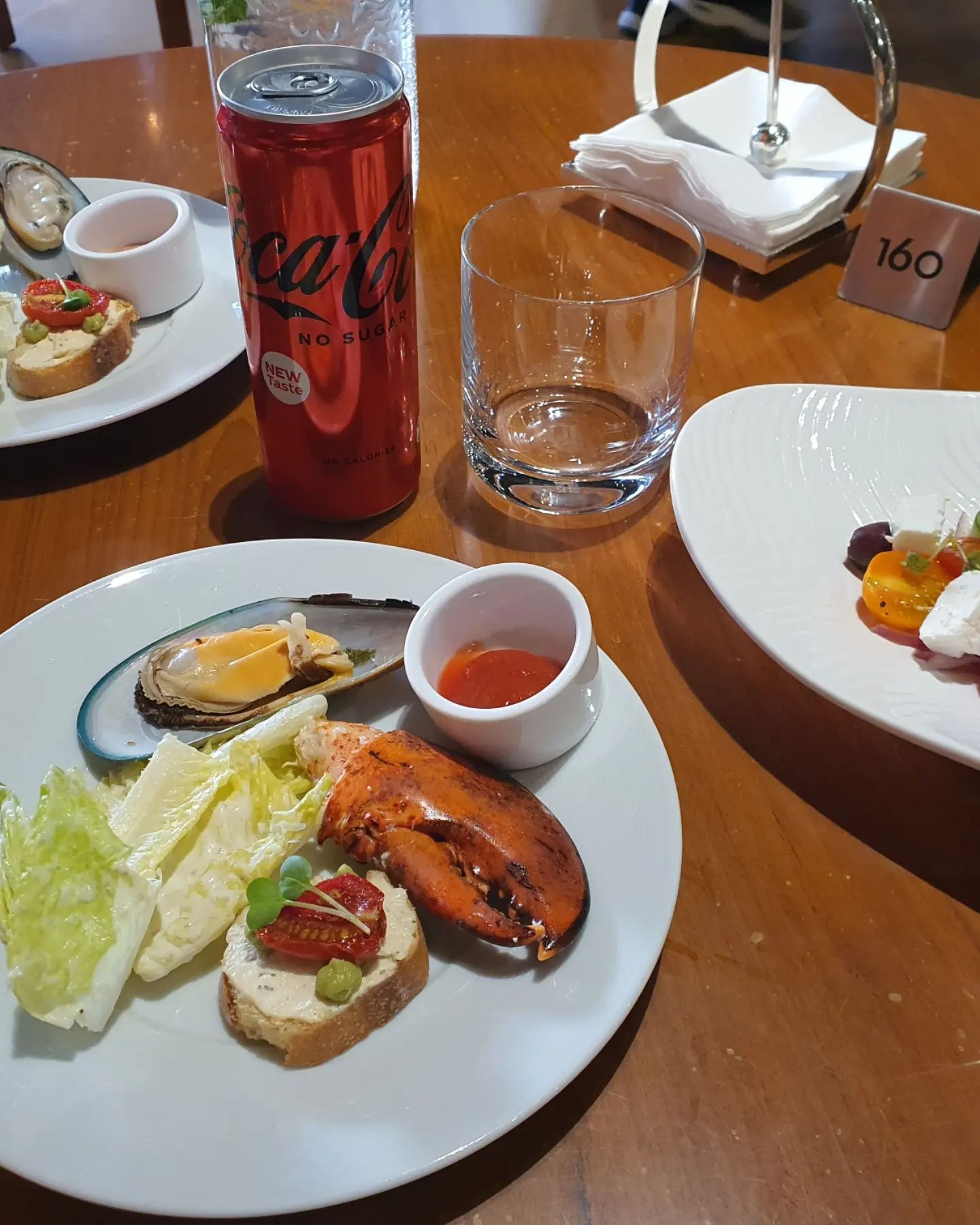 첨에만 사진찍고
먹느라 못찍는거 나만 그러냐고🙄

여기 랍스터 내가 다 조짐 헤헤🥰

#230815