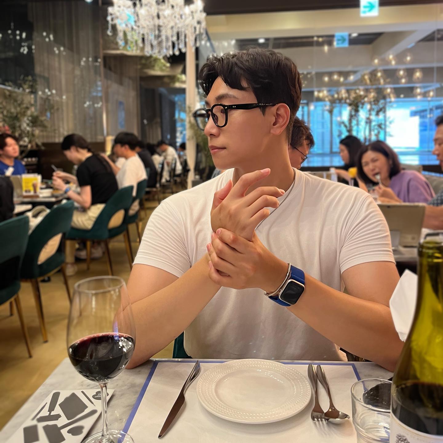 덥고 지치는데 살은 피둥피둥🐽
••
•••