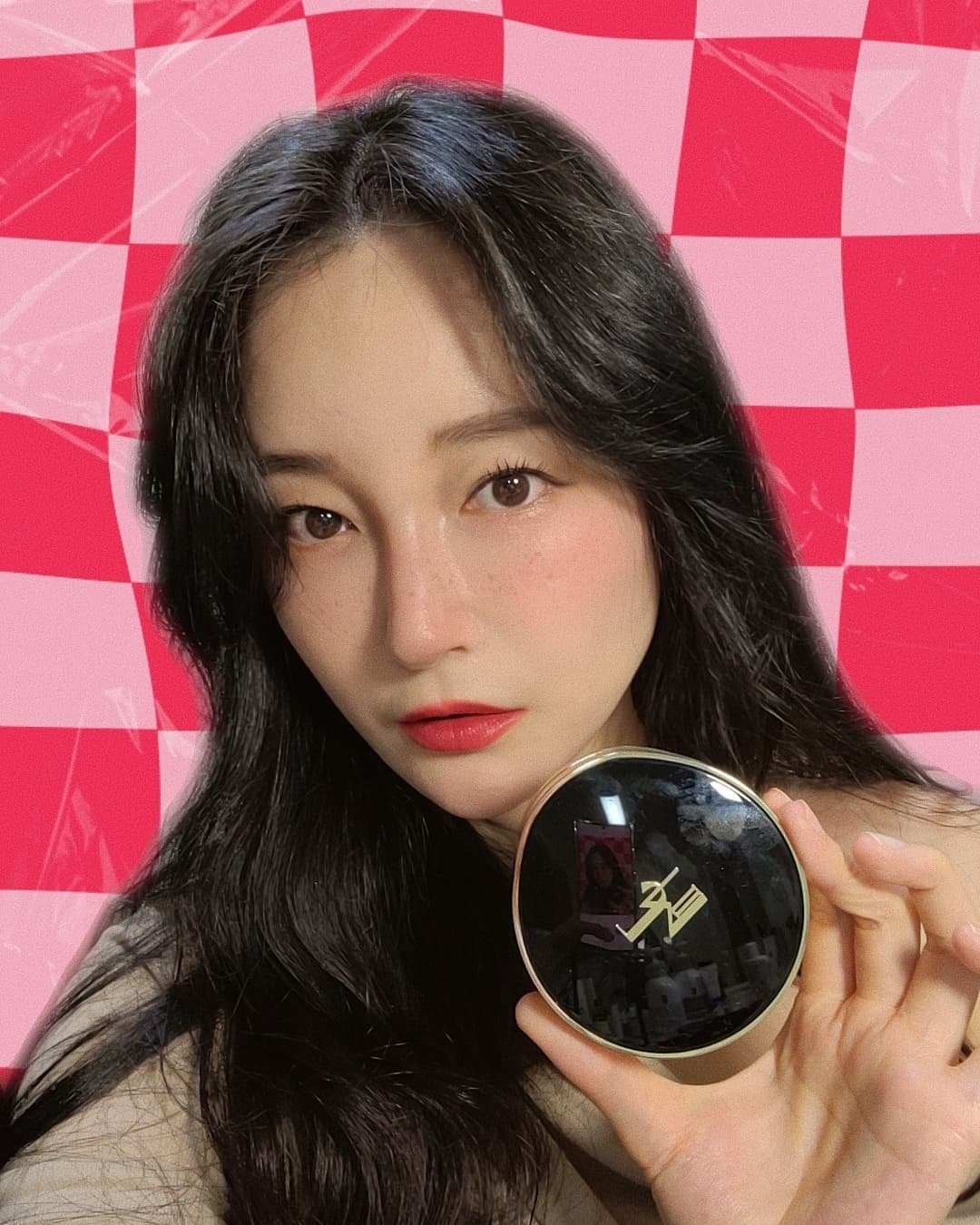 별양 하우스 on Instagram: “#광고 #제이투엠투 촉촉 커버쿠션 등장!! 오래도록 지속되는 롱래스팅 쿠션이에요 다양한 꽃추출물이 들어가 촉촉하면서 진정효과까지 있어요❤ 실제로 5시간뒤에