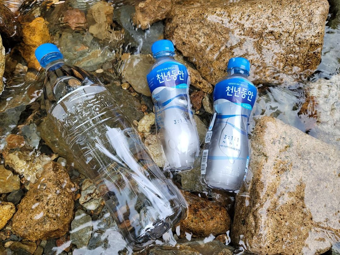 별양 하우스 on Instagram: “#협찬 @k1water 최적의 입지조건을 가진 강원도 고성의 605m에서 취수한 가장 맑은 해양심층수 천년동안! 저는 생수 잘 못 먹는 보리차 덕후인데요 생수는 끝에 느껴지