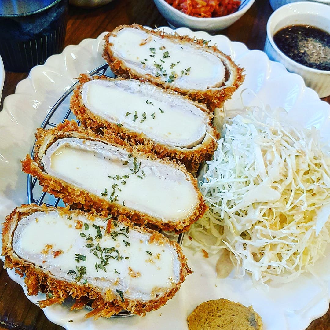 #
#부부가츠
#치즈가츠
#히레가츠
#돈까스
#점심메뉴
#동아대병원
#👍👍👍
#일상
#먹스타그램🍴