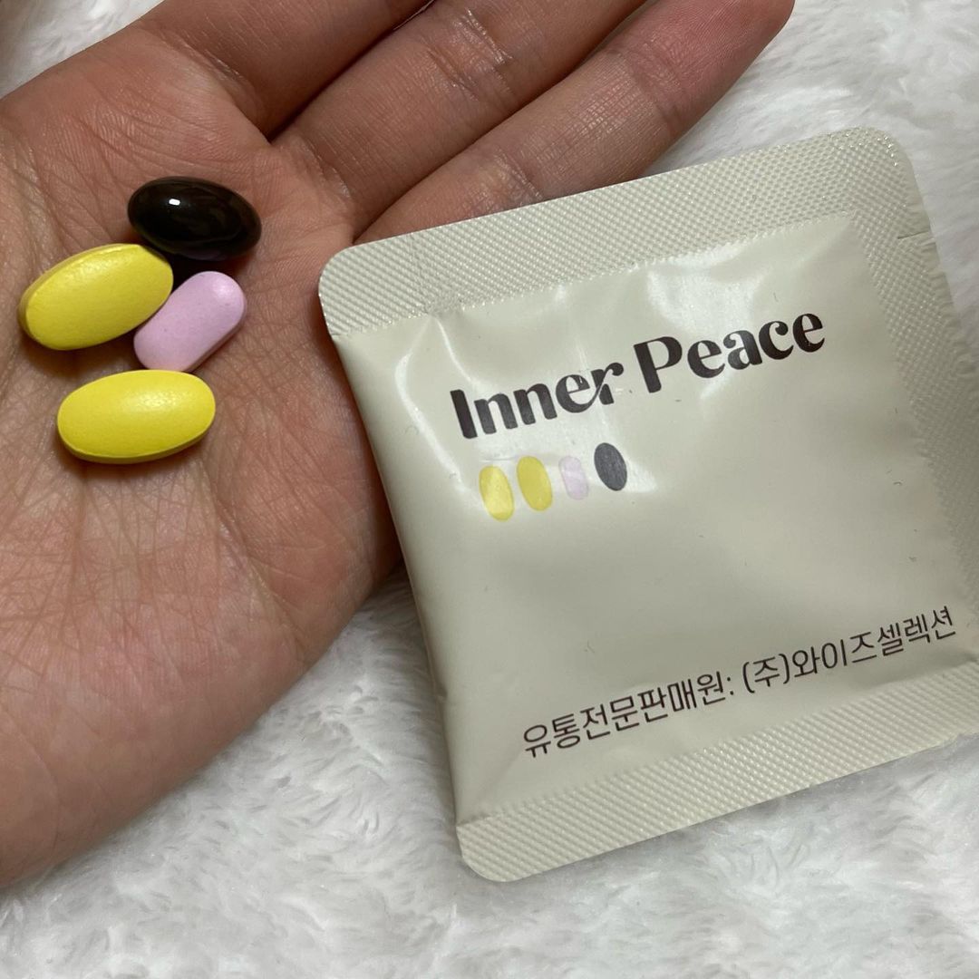 6 Likes, 0 Comments - 하영🦄🍇👾🧞 (@hayoung_0.0) on Instagram: “#협찬 @innerpeace__official 소분이 따로 필요 없어서 위생적이고 언제 어디서나 휴대가 가능한 간편한 이너피스 1일 1포 저녁 식후 물과 함께 스트레스로…”