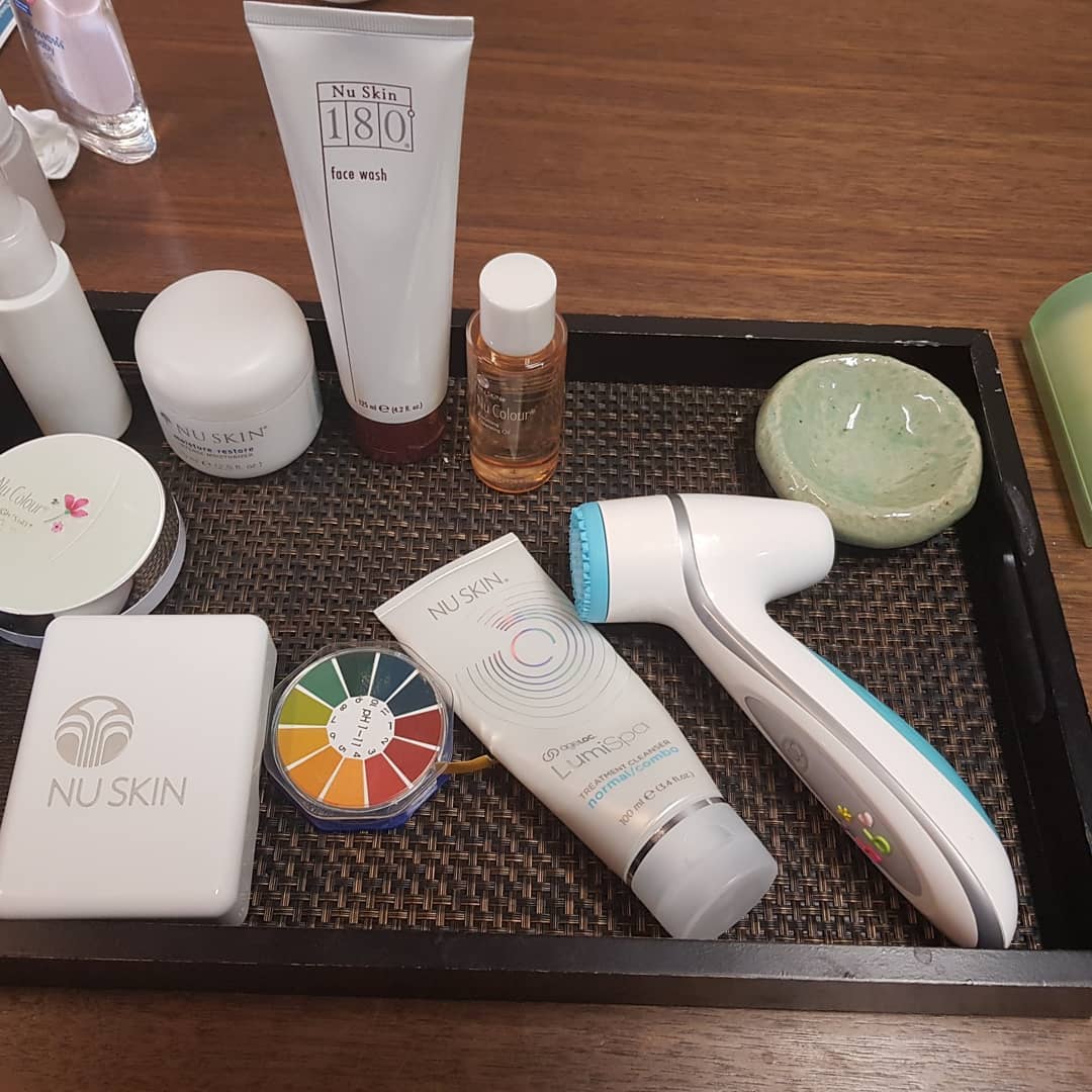 경진 on Instagram: “DM으로 #뷰티체험단 연락이와서 미루고 미루다 가게되었다! #갈바닉 #루미스파 다 뭔지 모르고 피부가 좋아진다는 말에 받으러 갔는데 결론은 대박대박 좋았다 😍 딥