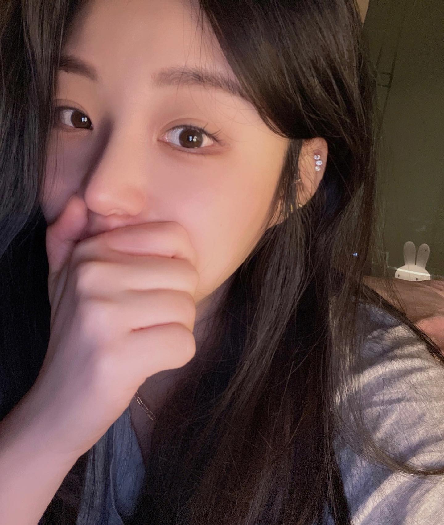 하루죙~일 잤더니 입술에 핏기가없어,,🤭
