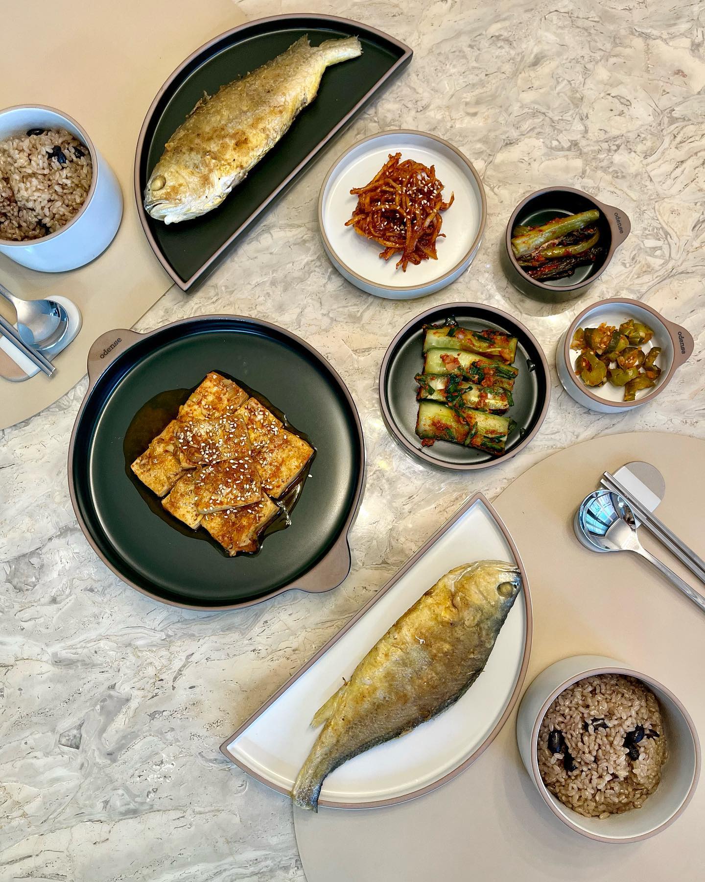인태기를 극복해보려
오랜만에 올려보는 집밥🍚

#조기구이#두부조림
#오이소박이#오이지무침
#진미채볶음#갓김치