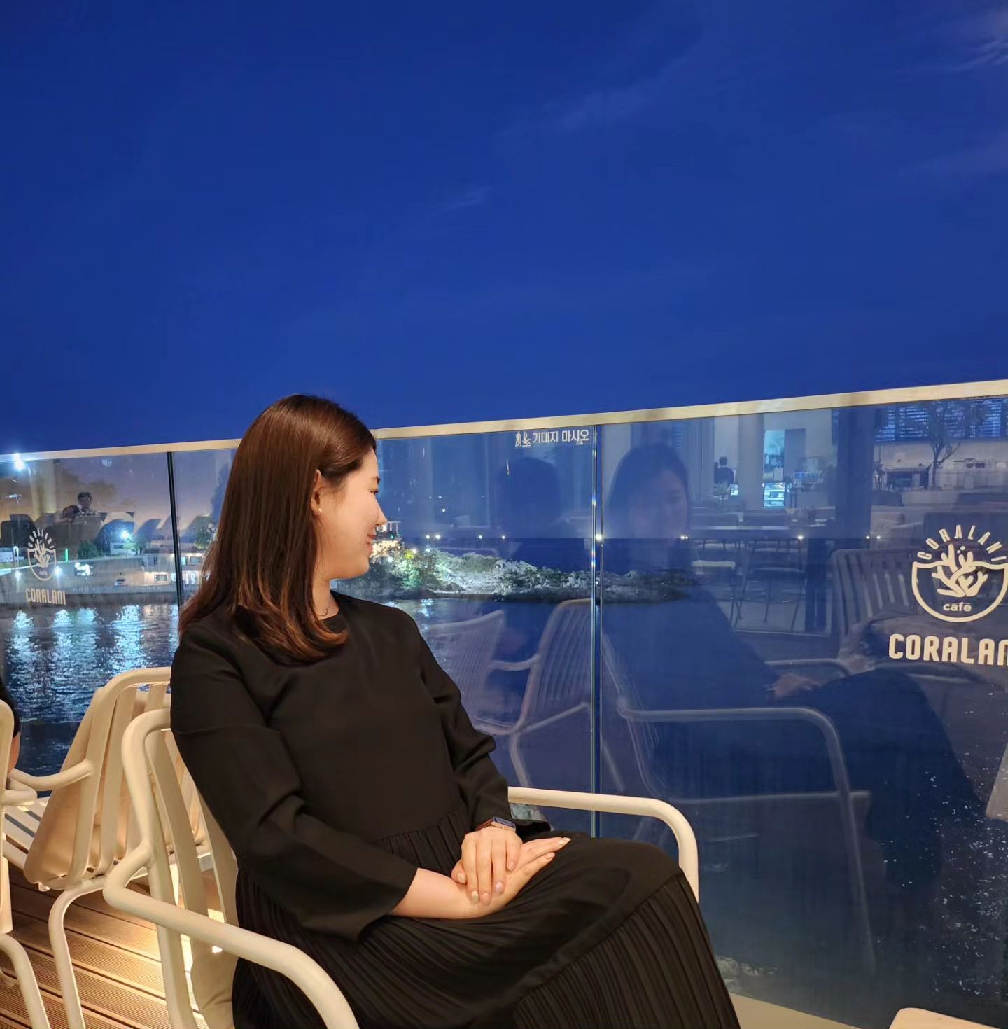 힐링시간을 보내고 온 부산출장🏖

힘들었지만 어느때보다 열심히 놀고,
열심히 먹은 것 같다✨️
요즘 마음이 많이 힘든 시기였는데
센터장님들과 밤마다 이런저런 이야기 나누며
센터운영뿐만 아니라 인생조언도 듣고
많은 위로가 되고 여러생각들이 정리되어져갔다.

#부산 #부산맛집 #부산카페 #코랄라니