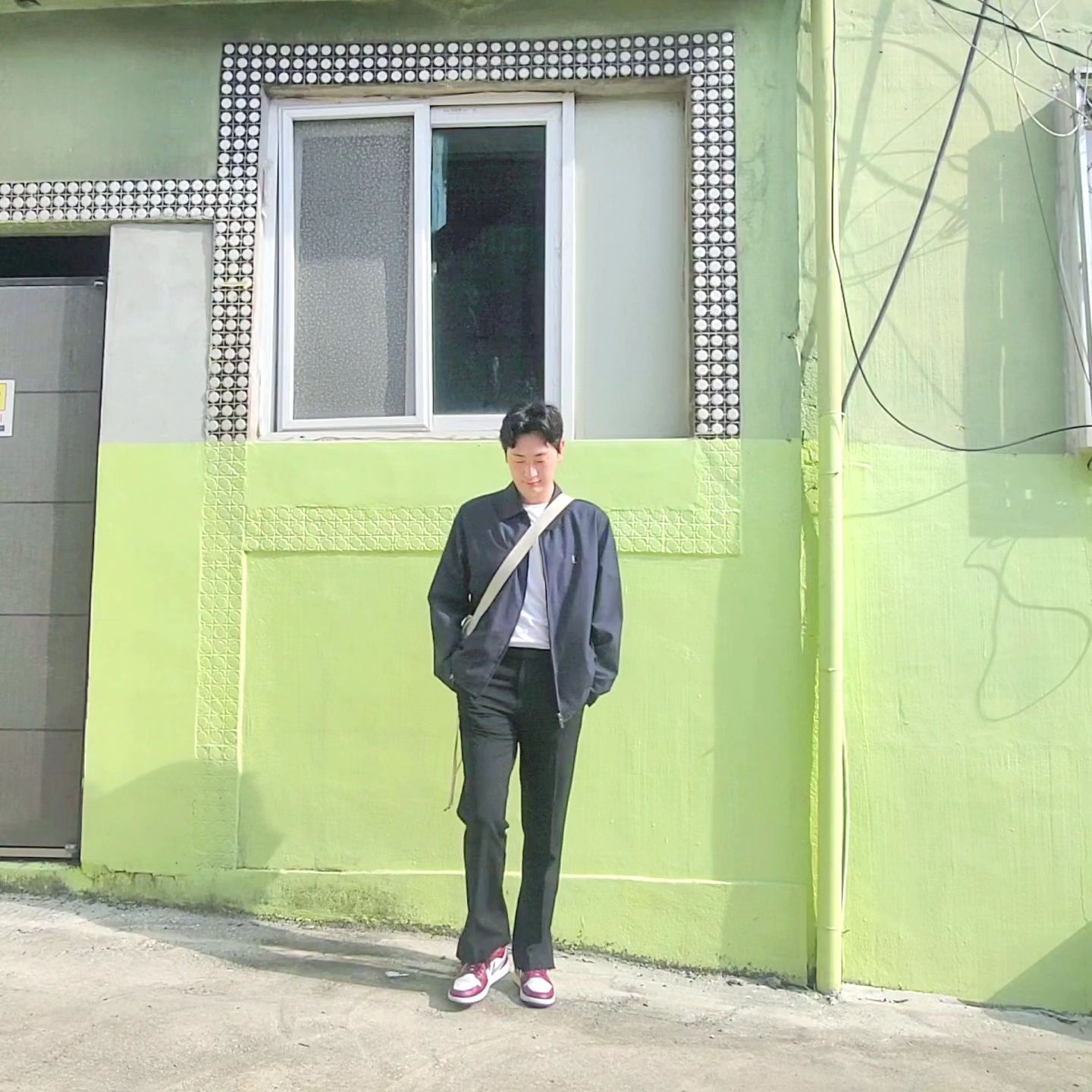 8:13
햇빛 피해 요리조리☀️🔥

ou: vintage
to: musinsa_standard 
bo: musinsa_standard 
sh: nike 
ba: uniqlokr