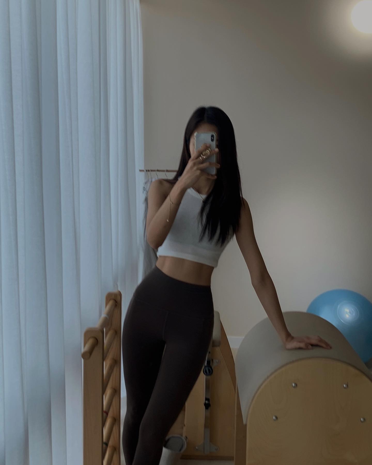 🕳️🖤