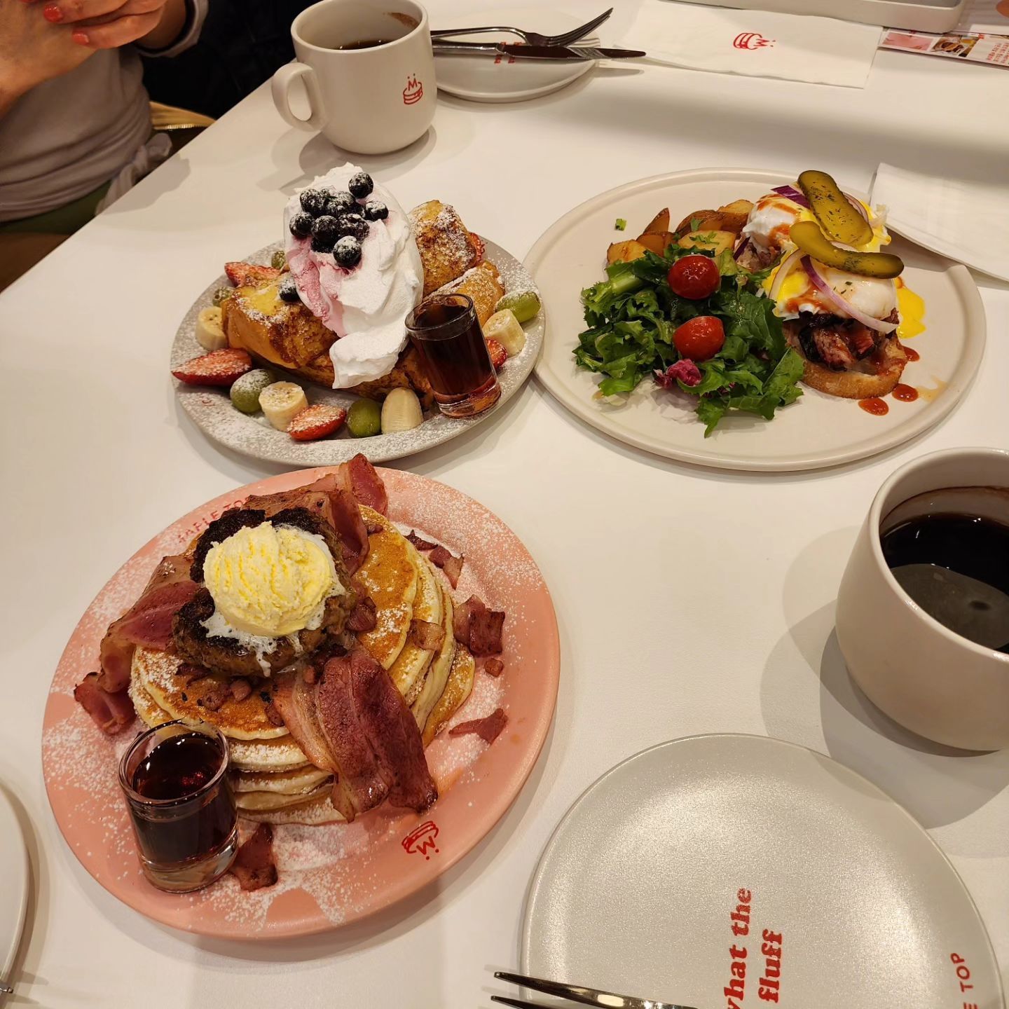 #동탄롯데백화점 #메이플탑 #동탄브런치
필라테스듣는 언니가 사주셔서 가본 메이플탑 , 먹다가 네일샵 예약때문에 급히 나온것이 아쉽 ~ 
나중에 신랑이랑 또 가볼까봐