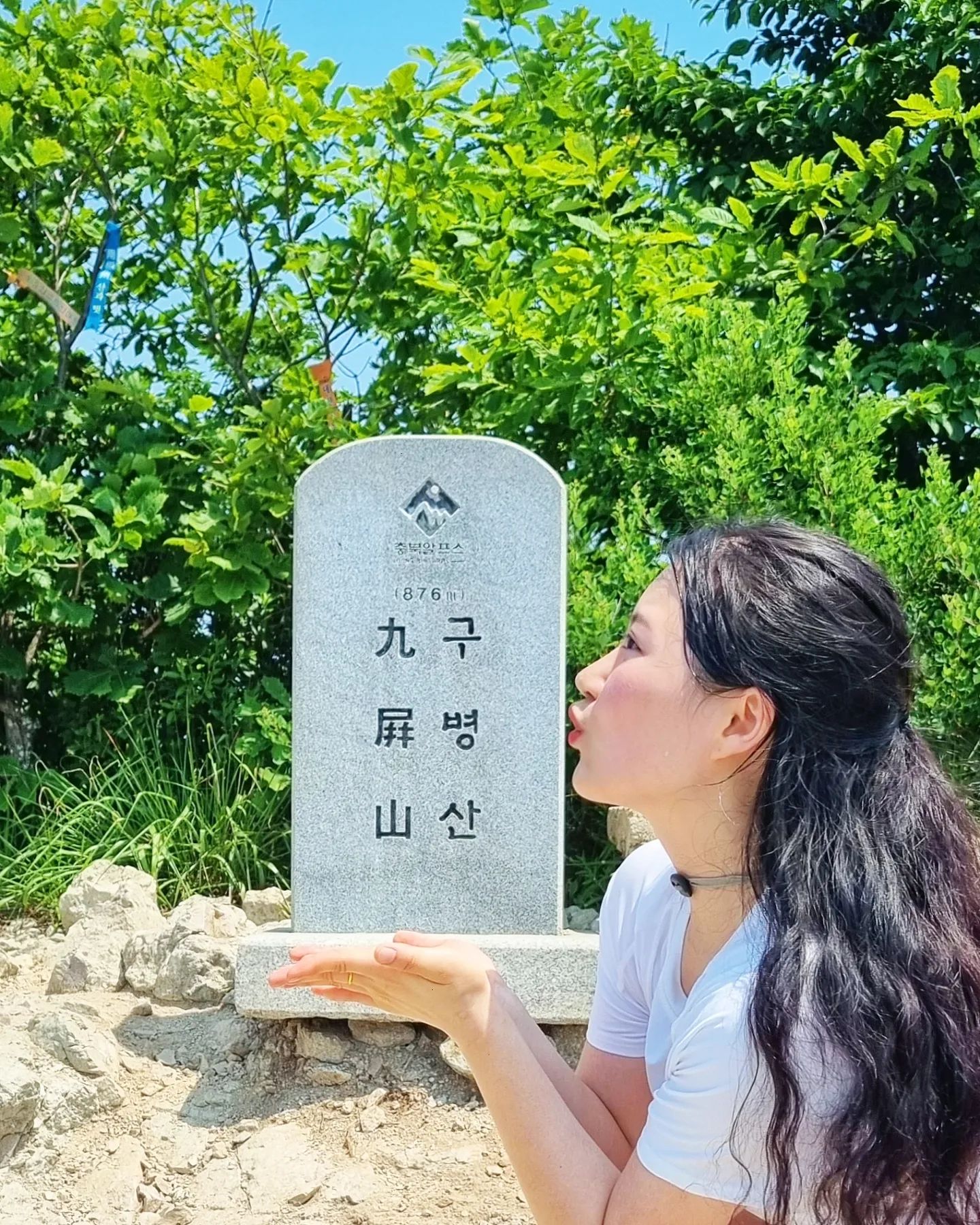 #1일3산 ⛰️
#구병산 #청화산 #칠보산 

_

이러다 진짜 1일5산까지 하는날이 오겠어ㅋㅋㅋㅋㅋ😇

3산 칠보산때 거의 정줄놓음ㅠㅠ
그래두 칠보산이 젤 이쁘고 좋았다아

_

:: 1산 구병산
구병리 - 쌀개봉 - 정상 - 백운대 - 하산 - 이동

:: 2산 청화산
원적사 - 정상 - 하산 - 이동

:: 3산 칠보산
각연사 - 청석재 - 정상 - 활목재 - 하산

총 6시간💦

_
_
_
#일상 #등산 #블랙야크100대명산 #등산스타그램 #셀피 #daily #hiking #mountains #instagood #photooftheday