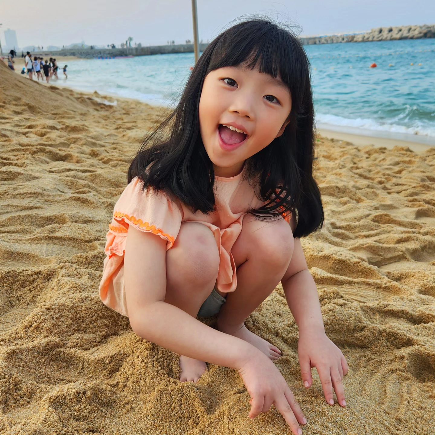 급 떠난 속초여행~!
펜션수영장에서 3시간 놀고 바닷가
여유롭다♡

사진찍기 힘든 오빠는 배경속으로~

#속초여행 #방학 #속초 #바다 #여유롭다
