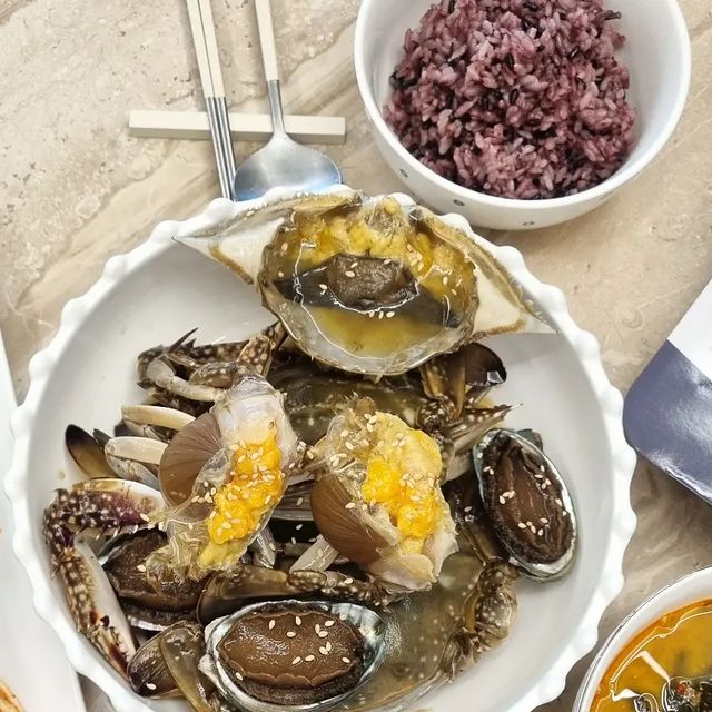 𝐅𝐎𝐎𝐃𝐘_𝐓𝐎𝐔𝐑🧳😋 on Instagram: "#광고 벌써 오늘이 중복이래요 여러분~🌞 복날답게 무더운 날씨가 계속되는데 순천에서 전라도 손맛으로 이름난 [도원경식품]에서 더운날씨