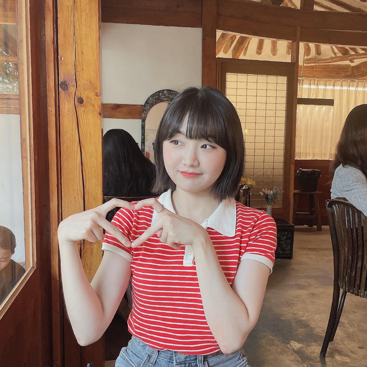 요즘 최대 고민 머리를 기를까 자를까 볶을까🫠

나는 하트 장인🌼

#일상 #경주여행 #훌림목 #경주 #여행 #단발 #한옥카페 #여행스타그램 #황리단길 #셀피 #셀스타그램 #🫶🏻
