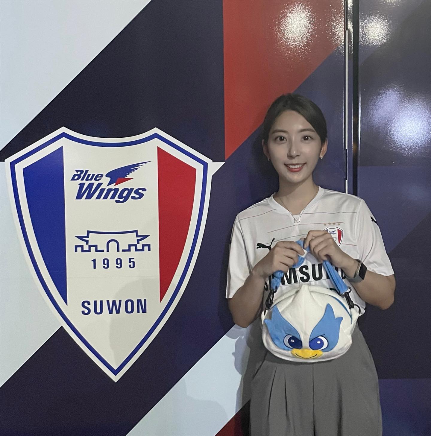 K League1
27Round
수원 vs 제주 (1:0 승)
승삼이💙🤍❤️
드뎌 내가 이번 시즌 첫 승을 직관하다니..!!! 
오늘 졌으면 팀을 위해서... 안왔을텐데.. 나 승요되는거요.!.?.??.!. 
수원 사랑해💙💙 오늘 끝나구 아길이 가방도 사서 이제 들고 다녀야지😋