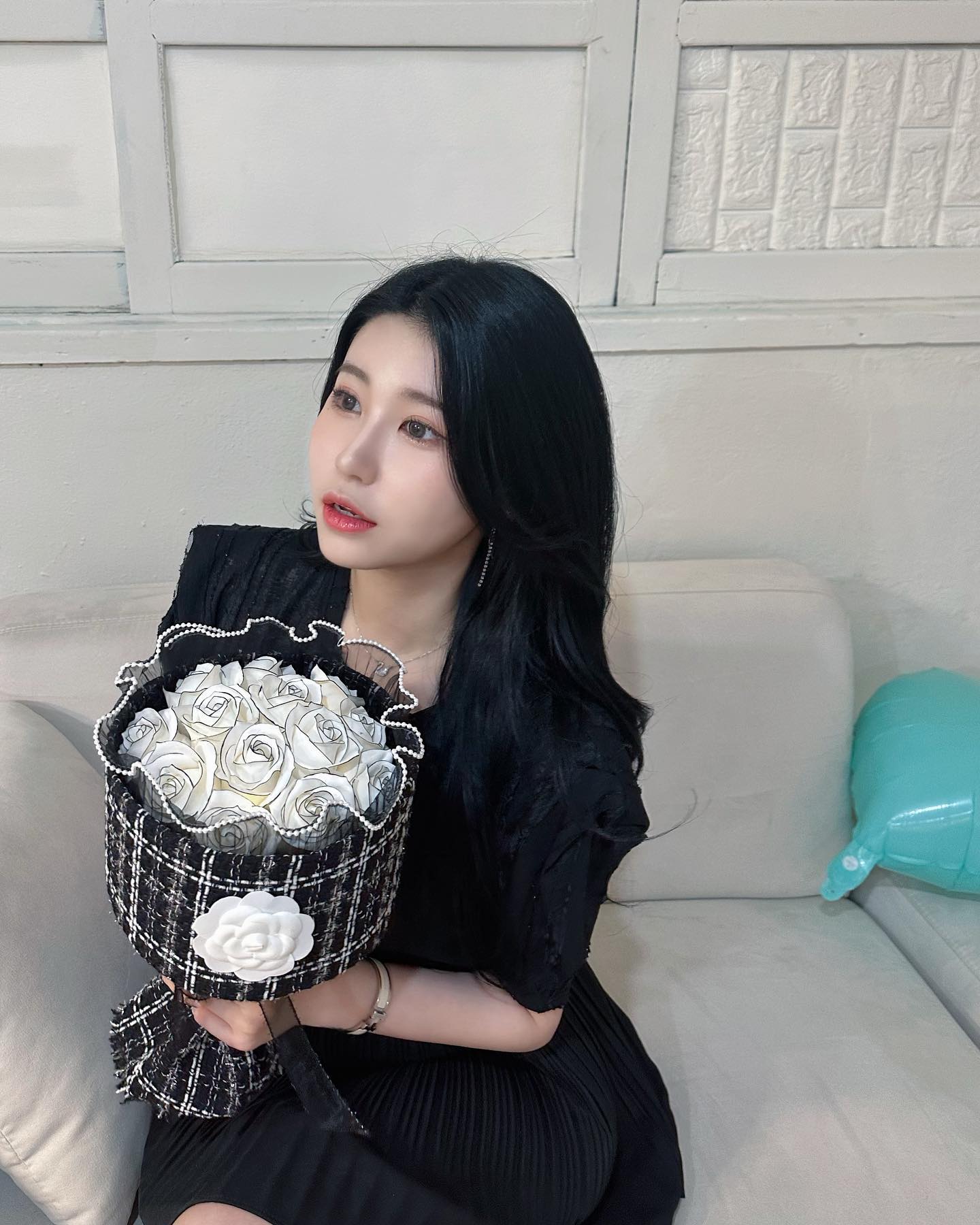 어라라...너무 오랜만에 보정을 해봤나..
나 안 같네 (예 이거 저 아닙니다.)😅