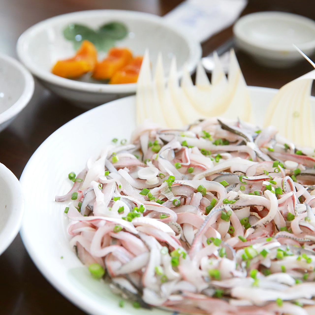 #해강횟집 #울산태화동맛집
.
.
#전어 #전어회 개시❤

하루 정해진 양만큼 들어와서
미리 주문주시면 좋아요🙂

052)244-2311
울산 중구 신기8길 27 (태화동450-13번지)
롯데리아,농협하나로마트 골목 내