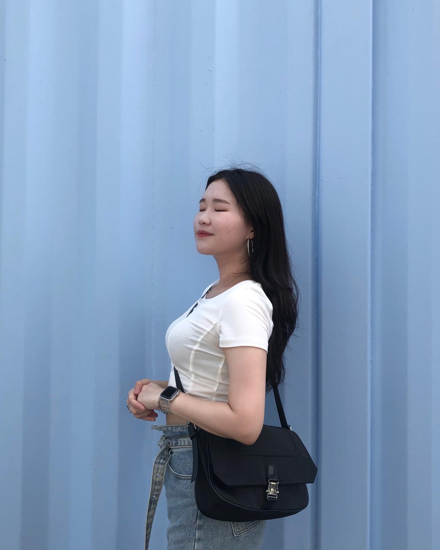 흰색 옷 한줄 피드 맞추기
겨우 성공~