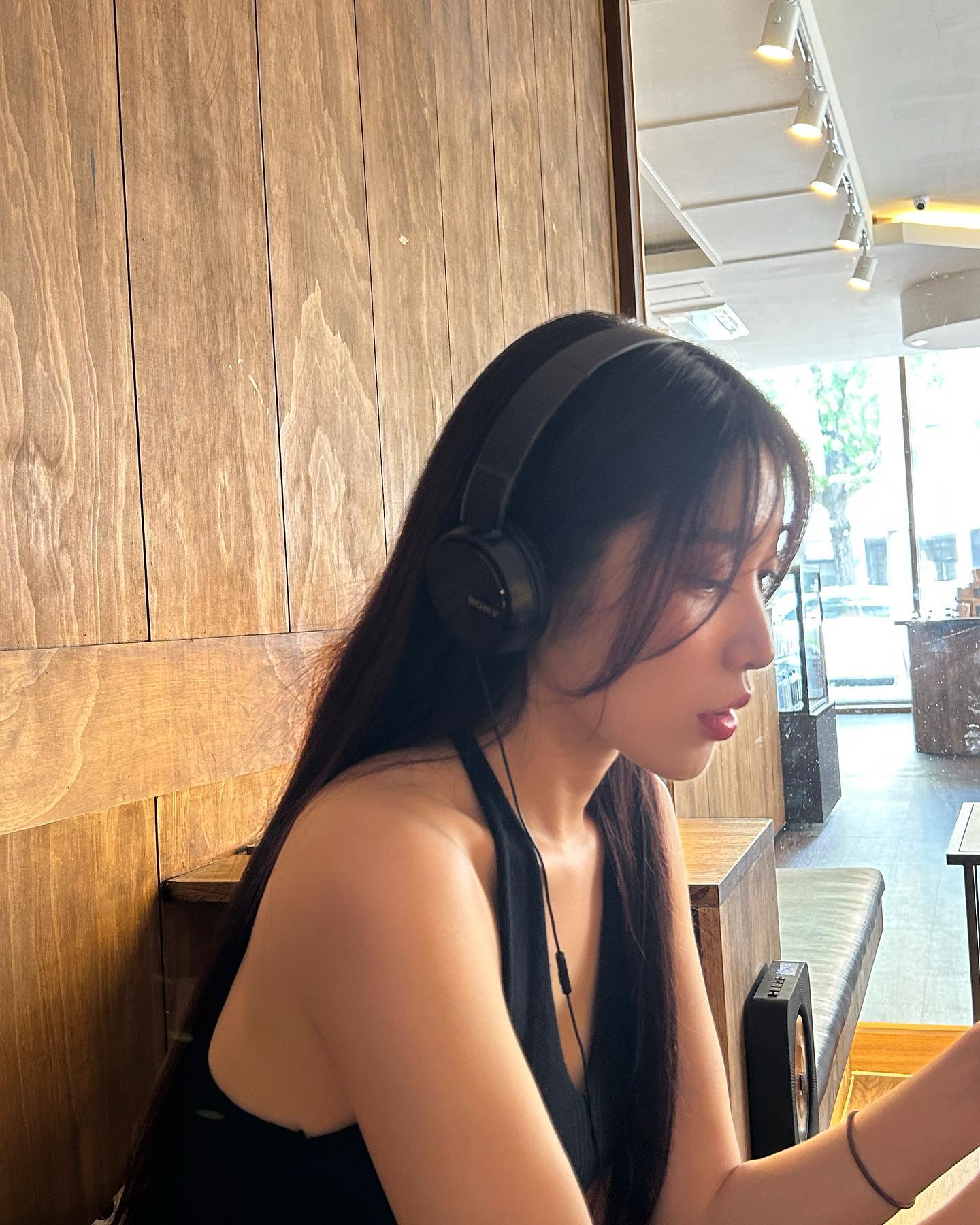 전주 먹투어 2일차⭐️ 
카페에서 셋이 빵 다섯개 먹음
행운의 쌍란과 광기의 왱이콩나물국밥
돌아가고싶어요🫠