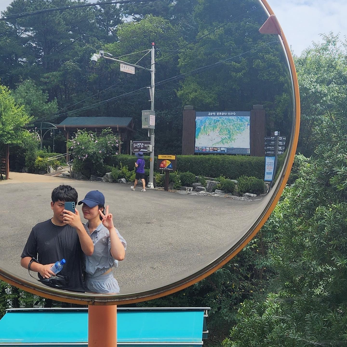 #오등완 #오운완 요즘 우리 완전 운동모드‼️
오늘따라 유난히 몸이 무거워 가다서다가다서다를 반복하고
급기야는 오빠한테 물금지령을,, 𐨛 𐌅 𐨛 𐌅 𐨛인성무엇
나보다 더 힘들었을 뭉씨..
그러게 날 왜 거기로 데려갔나요🤔!!!
담주는 관악산이당~~~gogogo!
#등산스타그램 #등산 #등린이