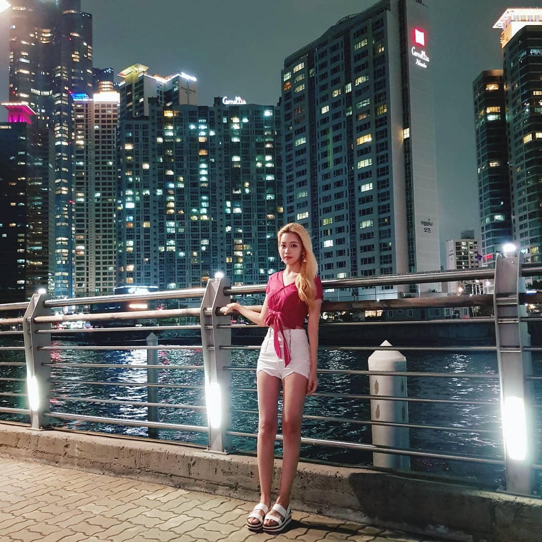 집순이의 #부산 나들이.
남의집앞에서 찍은 사진이랄까...ㅎㅅㅎ
막 엄청 볼것이 있는건 아니였는데 여기서 사진은 잘나온다.
-
#부산여행 #더베이101 #thebay101