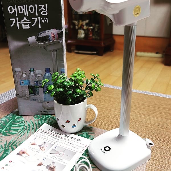 미니가습기 USB가습기 생수병가습기
세척이 필요없이 500밀리 생수병 바로 끼워
사용하니 넘 편해 심플한 디자인은 덤~~