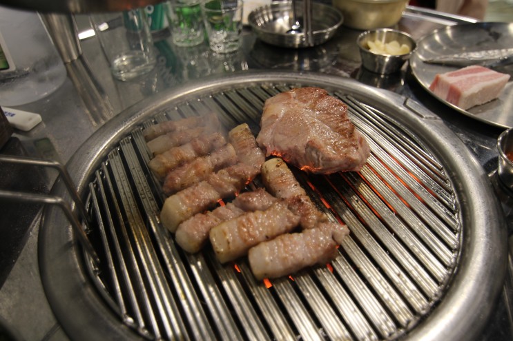 신림 삼겹살 맛집 연탄아재 연탄불로 굽는 신림 고기집