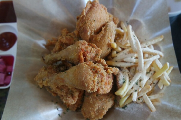 마포구청역 바로 앞, 진짜 맛있는 치킨집, 치킨 친구 다녀옴!!