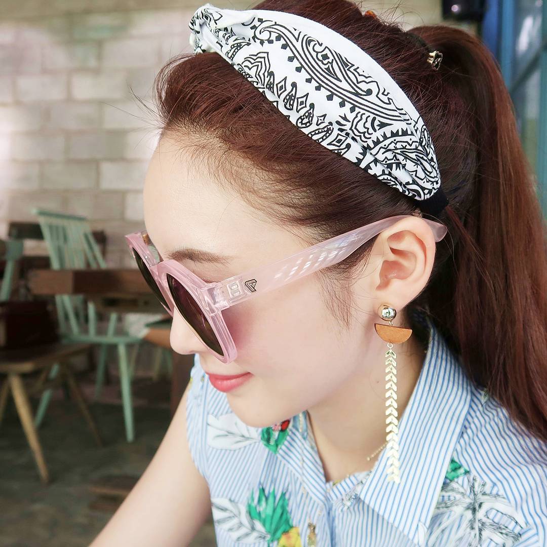 paige 😙 on Instagram: “#귀걸이스타그램 #반다나 #여행필수품 #다낭여행 #베트남여행”