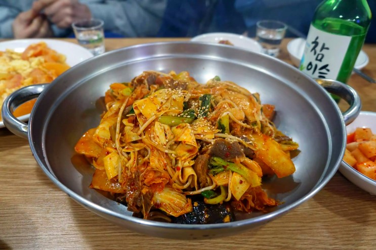 건대 양꼬치거리 맛집! 허씨 전통중경마라샹궈 3호점!