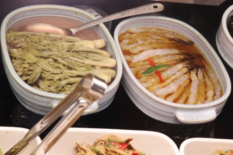 맛있는 반찬전문점 깔끔한 둥구나무 압구정 현대백화점