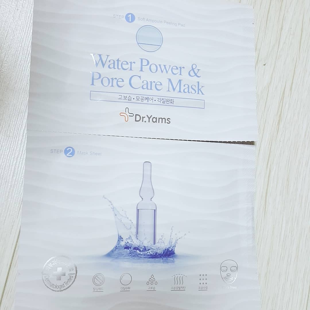 서른살 , 🙄 on Instagram: “원래도 건성인 내피부, 환절기만 되면 털갈이하는 것도 아닌데 피부 엄청 당기고 각질이 부각 됨 -. -  요즘 SNS 각질패드로 핫하다는 닥터얌스 제품을 리얼로 사용해봄  세안하고 양면패드로 슥싹 해주면 기본 각질이 제거된다고 함.  패드 사용전후로…”
