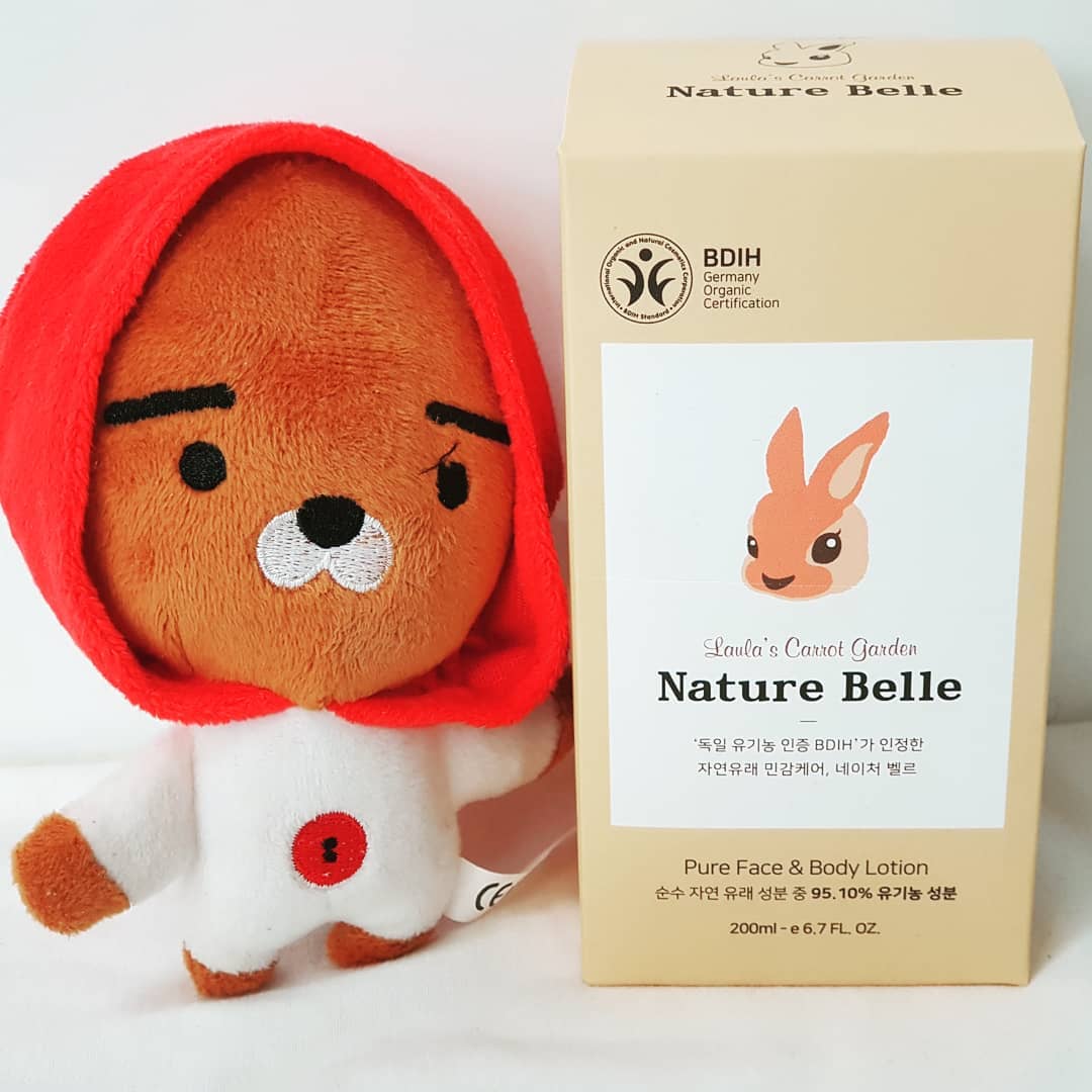 꼬맹이 on Instagram: “아핫. 당근이.. 세상에 당근이! 피부에 좋다구랍쇼? 진짜 처음 알았다는요. 게다가 요녀석 독일 유기농 인증 BDIH가 인정한 자연 유래 민감 케어 제품이라, 완전 믿을 수 있는 제품이라는 거! 약산성이라 민감한 피부에, 연약한 피부에 균형잡히고…”