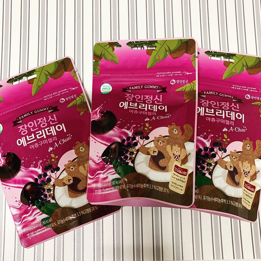 soly on Instagram: “젤리랑 간식을 완전 사랑하는 나한테 딱 맞는 간식 찾음 . #장인정신에브리데이 #아츄구미젤리 라는건데 맨날 다이어트 한답시고 말하는 나한테도 간식 좋아하는 애기들한테도 딱임 . #haccp 인증도 받아 안심할 수 있고 면역력 증진에 좋은 #엘더베리…”