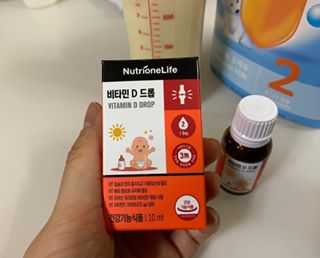 ʜᴀʀᴀᴍ-ᴍᴏᴍ on Instagram: “- 하람이 임신했을 때 제가 비타민D가 부족했기 때문에 우리 하람이만큼은 꼭 비타민 D가 부족하지 않게 하고 싶었어요. 그런데 요즘같이 미세먼지 많은 날에는 밖에 나가질 못하니 비타민 D 결핍이 될 거 같아 뉴트리원 비타민 D 드롭을 선택했답니다.…”