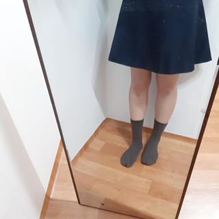Artist☆ on Instagram: “: 양말 부심 색깔별로 양말 있으니까 넘 행복하다! 이 양말 가볍고 땀 흡수도 잘되고 색상도 다양한데 넘 예쁘고 바람도 잘 통하는 것 같다. 양말 몇 번 신으면 구멍 나곤 하는데 이건 참 튼튼하다 . . . #양말총각…”