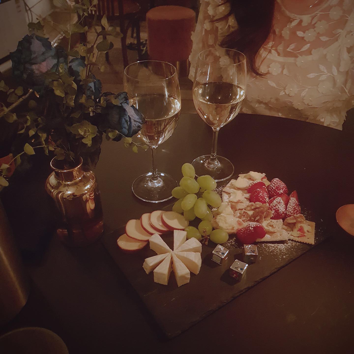 ⠀⠀⠀
#20190413
밤벚꽃 보고 신나서 짠🥂
⠀⠀⠀