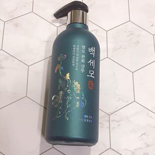 보글보글 on Instagram: “아이낳고 생긴 탈모에 여간 스트레스 받는게 아니에요 남자건 여자건 분명 헤어빨이라는게 있잖아요 사진은 #탈모에좋은샴푸 백세모 #탈모샴푸 인데요 탈모샴푸는 기능성화장품이라 식약처 허가를 받아야 하죠 이제품은 탈모 완화 샴푸로 식약처 허가를 받은…”
