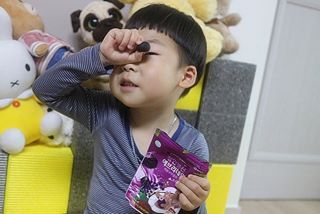 배혜교 on Instagram: “젤리입에달고사는  울 쭌율!  저혈당 5대 천연 감미료로 불리우는 지수가 낮은 비정제 코코넛 설탕으로만든 유기농HACCP 인증된 #아츄구미젤리  이미 엄마들 사이에서 유명하죠^^ 코코넛 설탕은…”